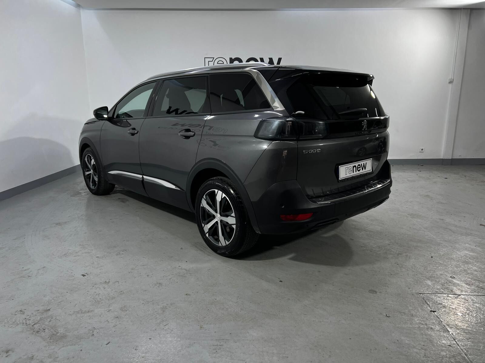 2023 Peugeot 5008