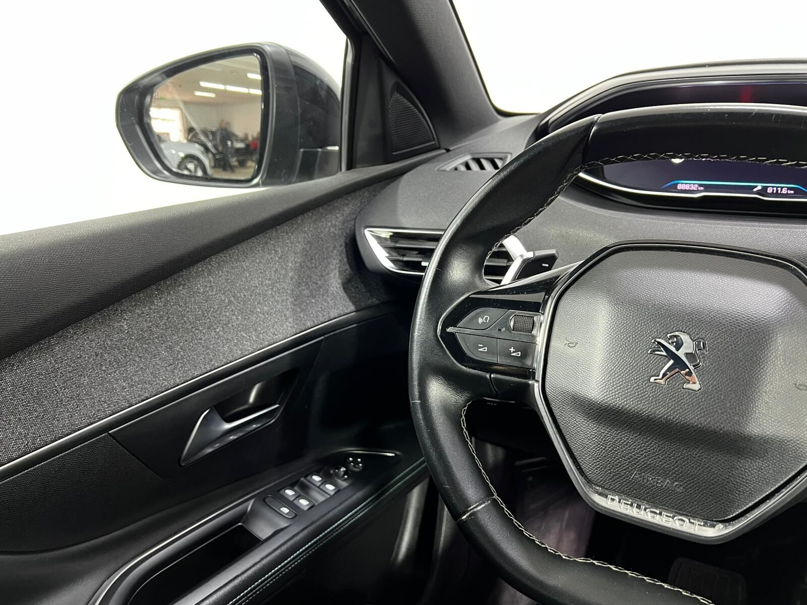 2023 Peugeot 5008
