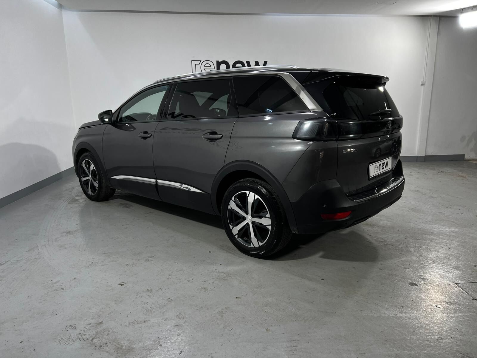 2023 Peugeot 5008