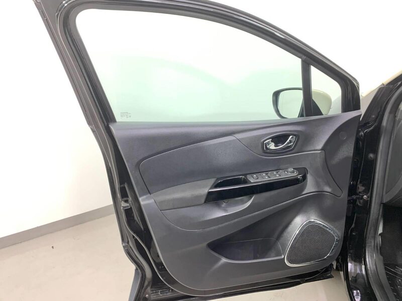 renault-captur-1-90-466723-3458593.jpeg