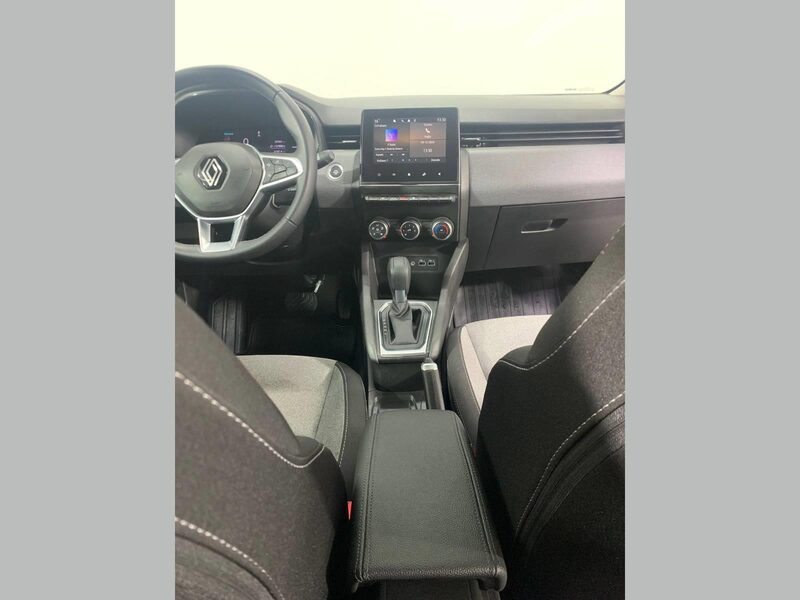 renault-clio-1-90-466388-3456405.jpeg