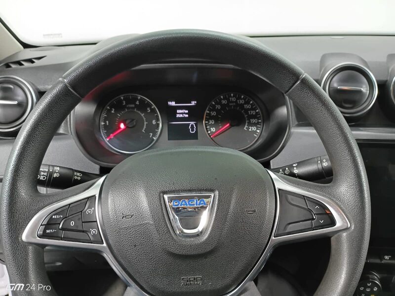dacia-duster-1-90-465029-3450433.jpeg