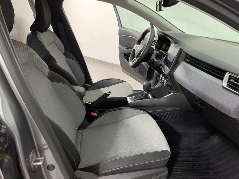 renault-clio-1-90-466361-3456308.jpeg