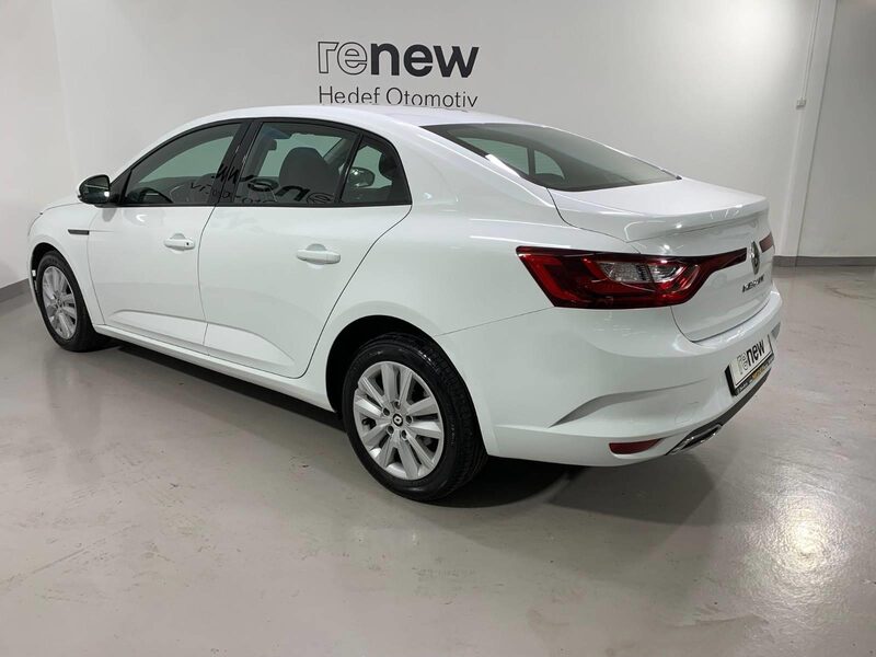 renault-megane-1-90-458603-3406133.jpeg