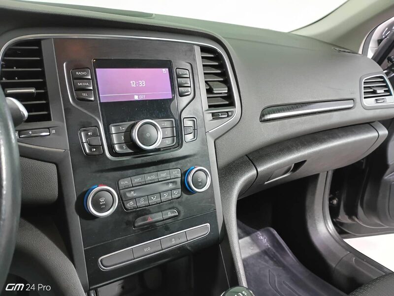 renault-megane-1-90-466094-3454629.jpeg