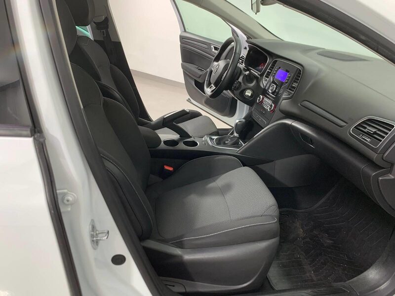 renault-megane-1-90-468307-3468162.jpeg