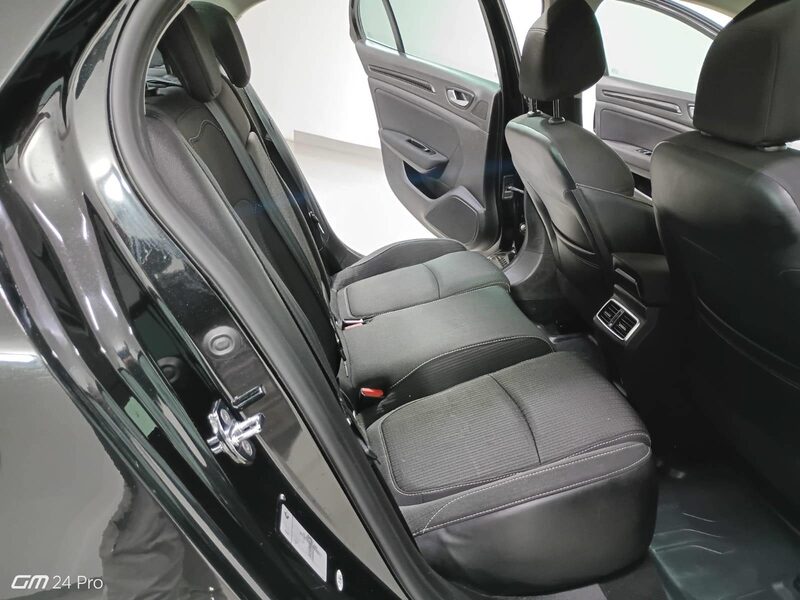 renault-megane-1-90-466094-3454650.jpeg