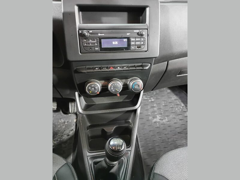 renault-express-1-90-470687-3483268.jpeg