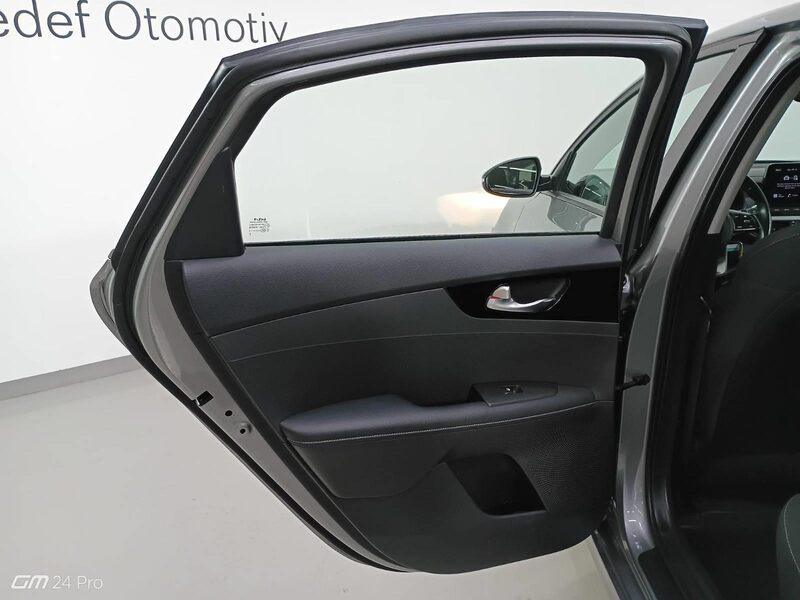 kia-cerato-1-90-462068-3429292.jpeg