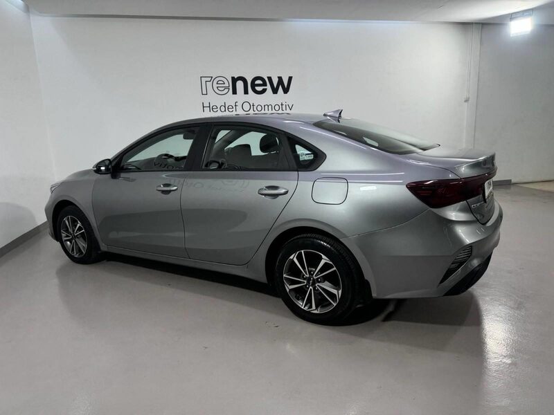 kia-cerato-1-90-461566-3426022.jpeg