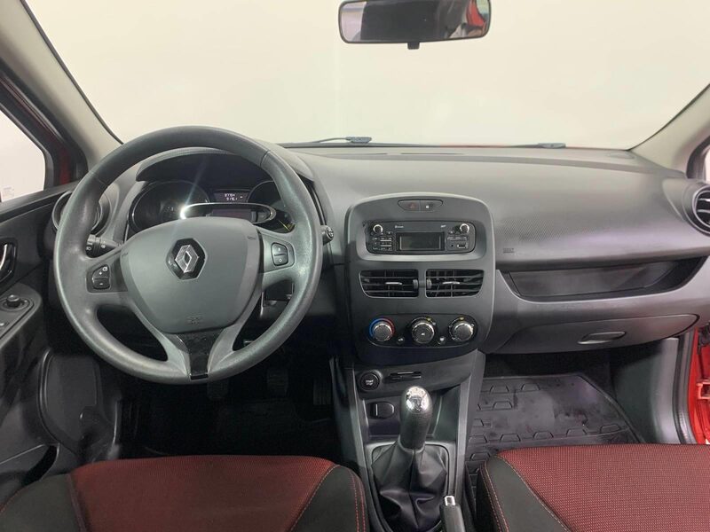 renault-clio-1-90-468181-3467585.jpeg