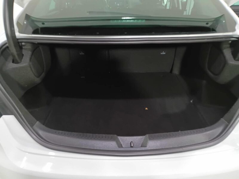 renault-megane-1-90-470679-3483177.jpeg