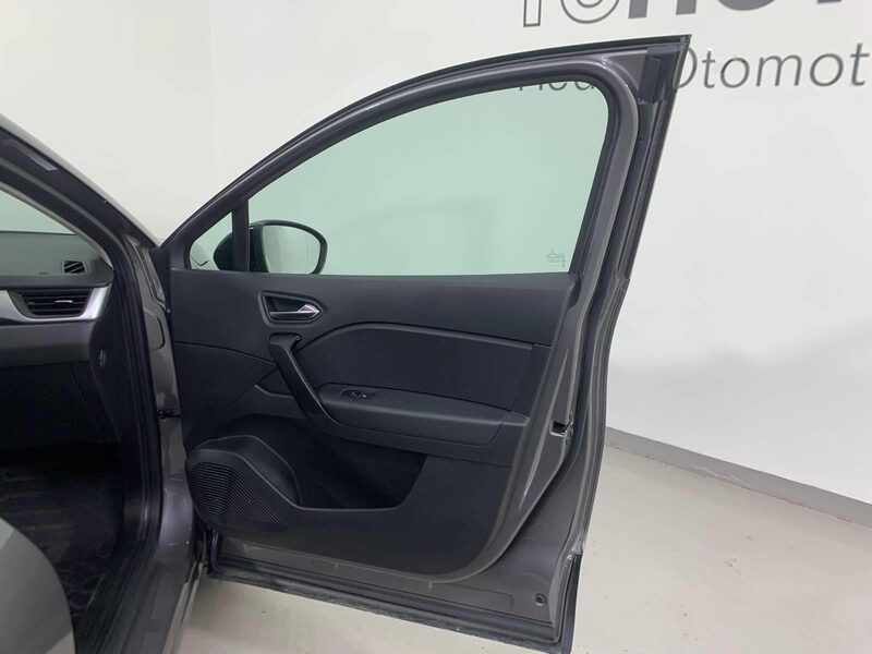 renault-captur-1-90-468625-3469796.jpeg