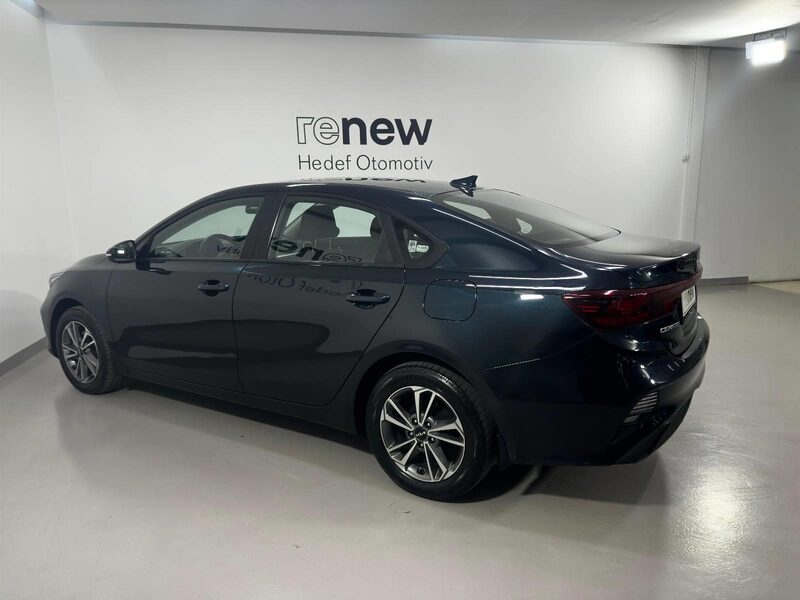 kia-cerato-1-90-462848-3433945.jpeg