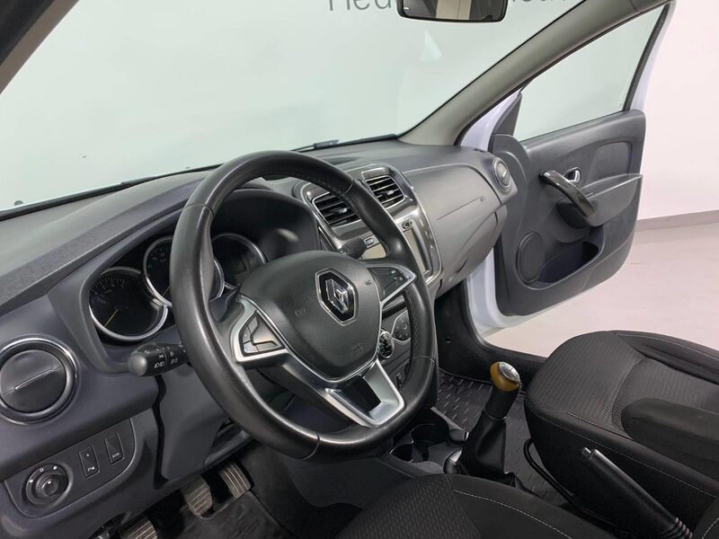 renault-symbol-1-90-455411-3388857.jpeg
