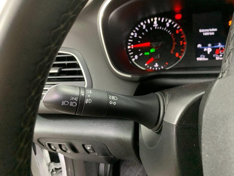 renault-megane-1-90-468307-3468192.jpeg