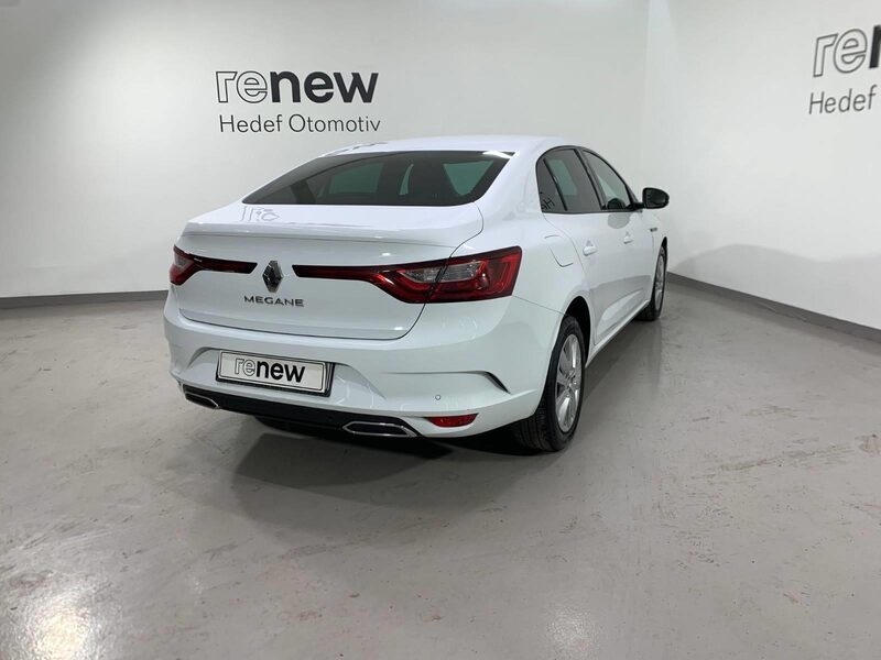 renault-megane-1-90-468307-3468178.jpeg