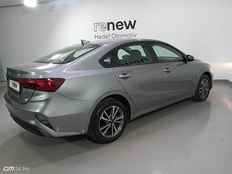 kia-cerato-1-90-462068-3429318.jpeg