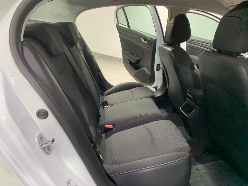 renault-megane-1-90-458603-3406149.jpeg