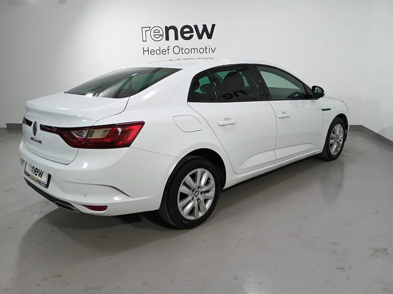 renault-megane-1-90-470679-3483174.jpeg