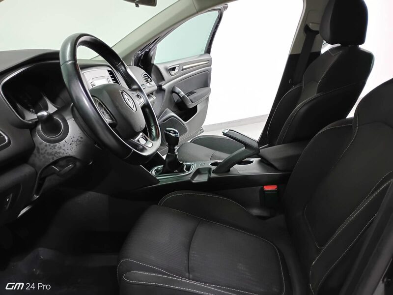 renault-megane-1-90-466094-3454633.jpeg