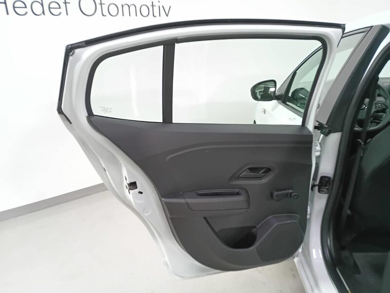 renault-taliant-1-90-470688-3483320.jpeg