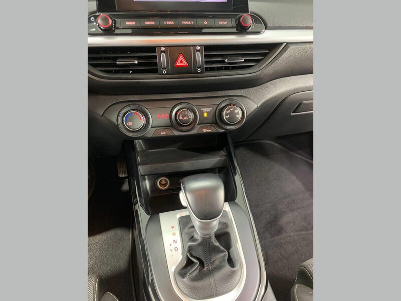 kia-cerato-1-90-464232-3444028.jpeg