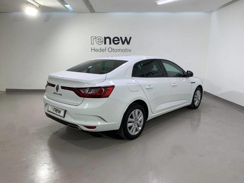 renault-megane-1-90-459186-3410020.jpeg