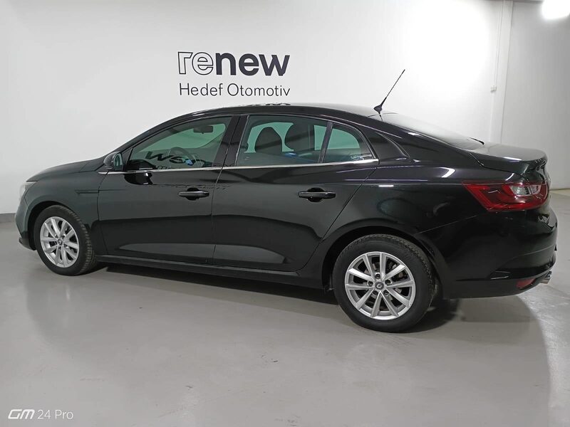 renault-megane-1-90-466094-3454652.jpeg