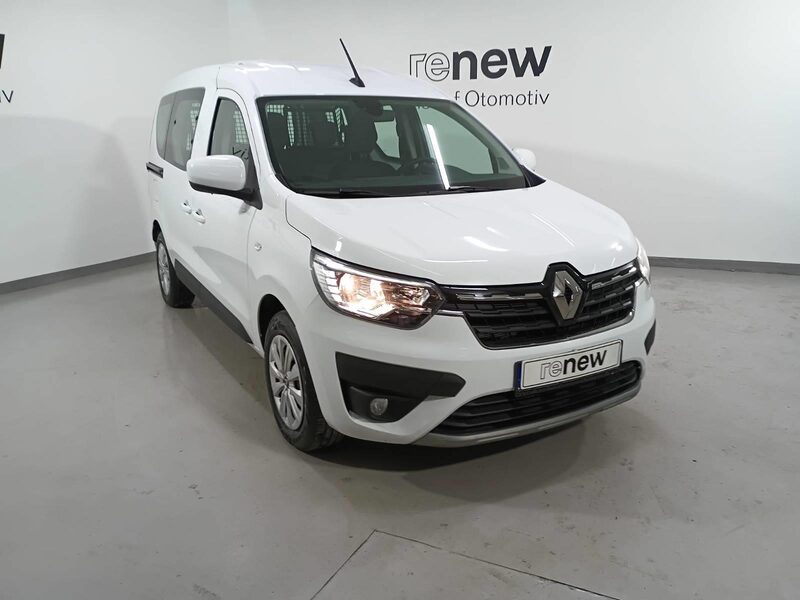 renault-express-1-90-470687-3483296.jpeg