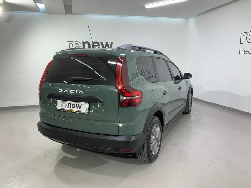 dacia-jogger-1-90-439107-3286579.jpeg