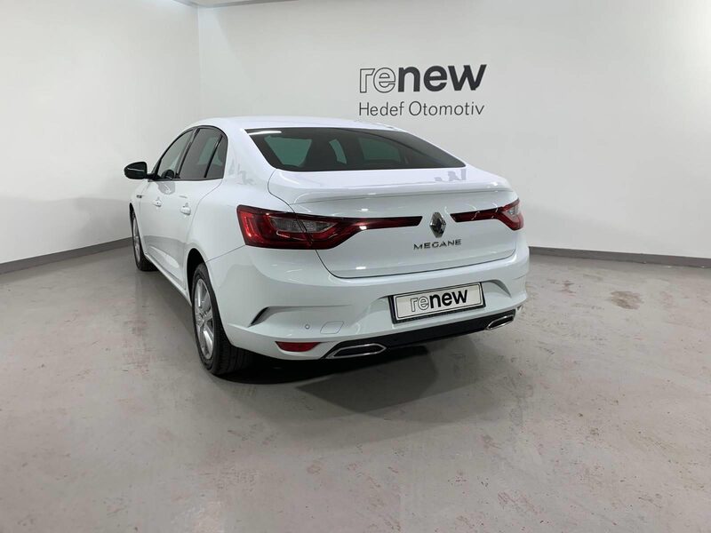 renault-megane-1-90-468307-3468193.jpeg
