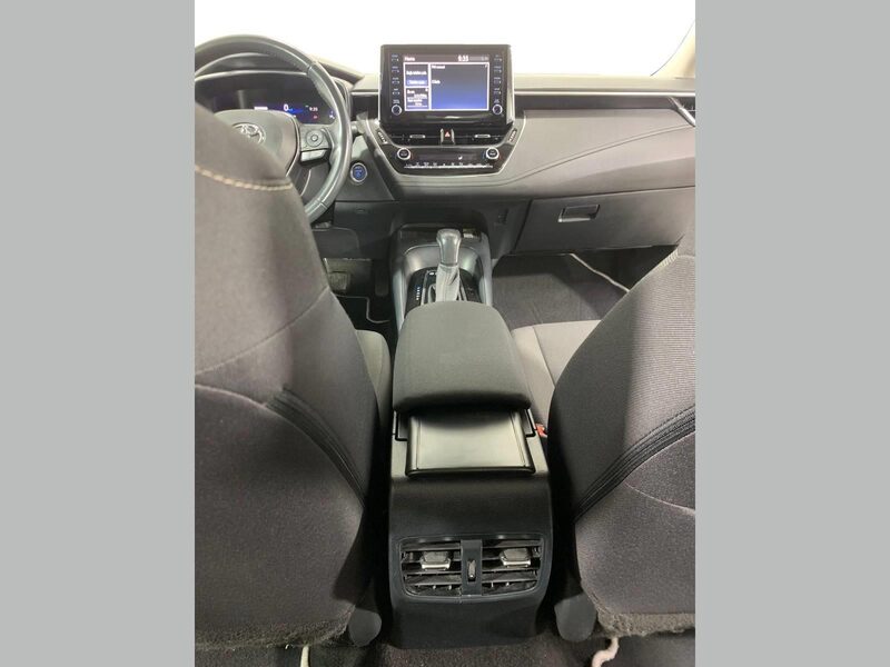 toyota-corolla-1-90-467091-3460971.jpeg
