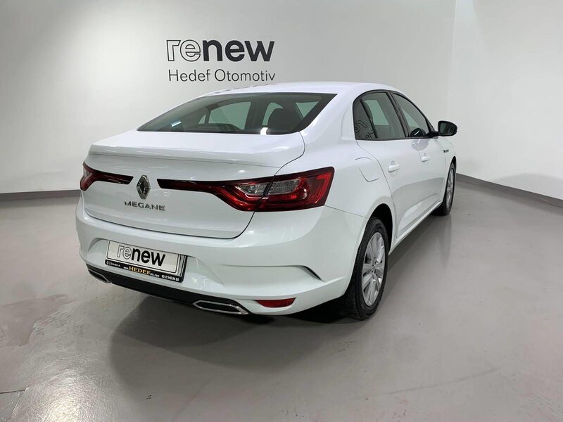 renault-megane-1-90-458603-3406134.jpeg