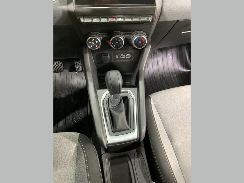 renault-clio-1-90-466388-3456419.jpeg