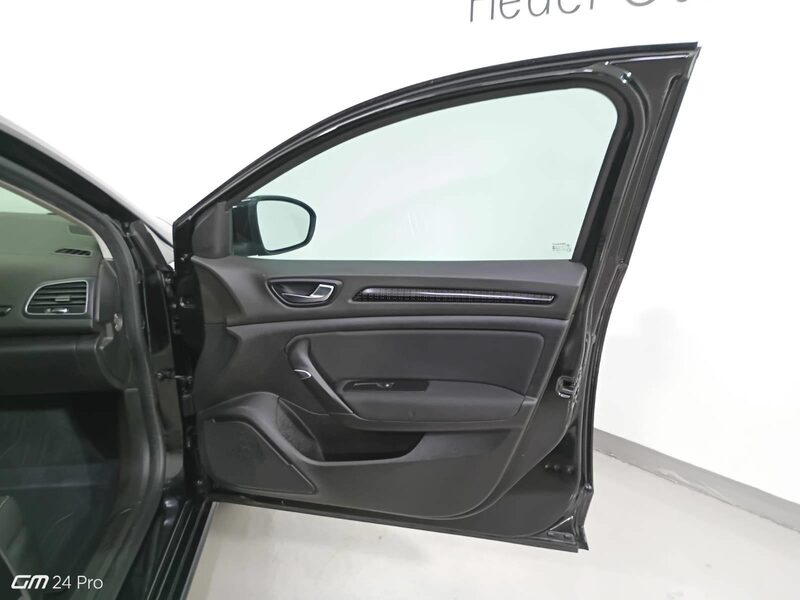 renault-megane-1-90-466094-3454627.jpeg