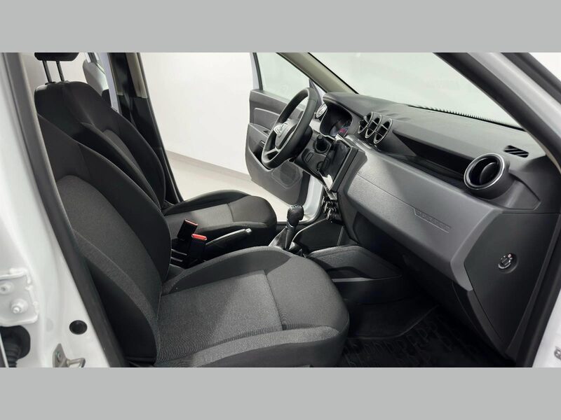 dacia-duster-1-90-462833-3433725.jpeg