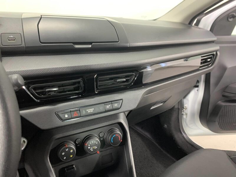 renault-taliant-1-90-470384-3480963.jpeg