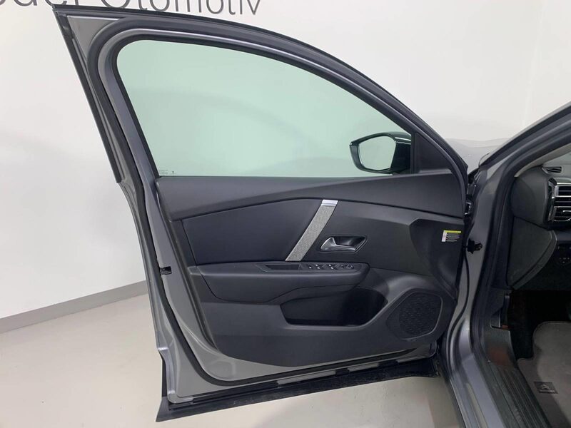 citroen-c4-1-90-463539-3438544.jpeg