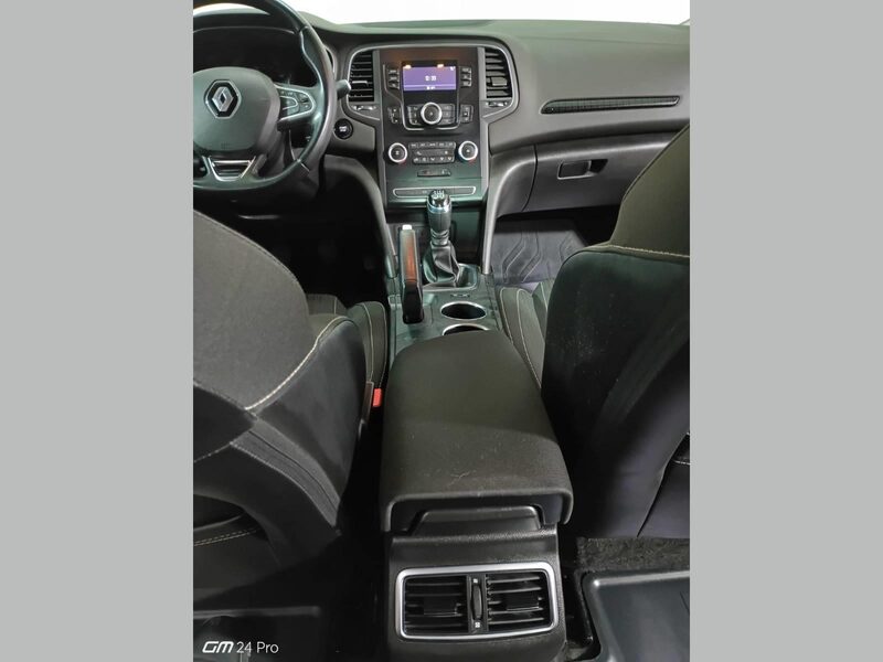 renault-megane-1-90-466094-3454625.jpeg