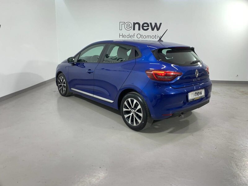 renault-clio-1-90-470393-3481066.jpeg