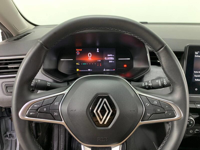 renault-clio-1-90-466389-3456480.jpeg