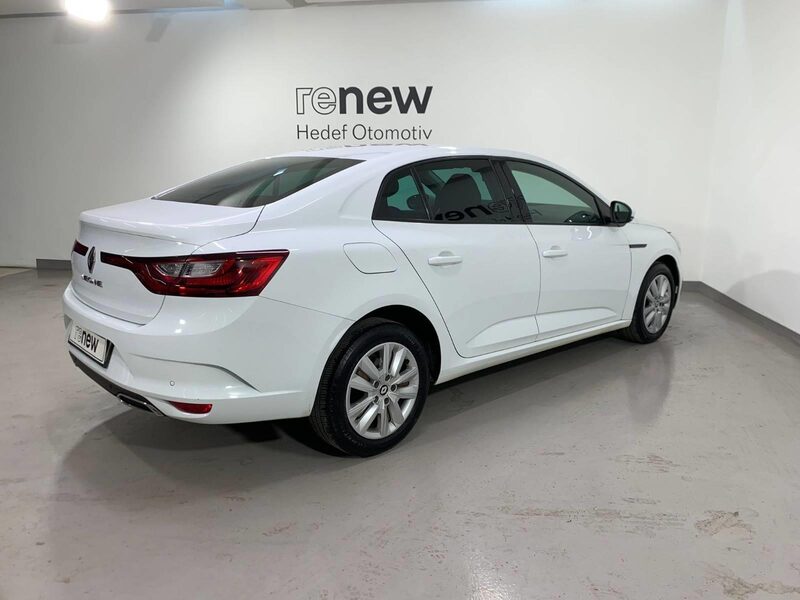 renault-megane-1-90-468307-3468169.jpeg