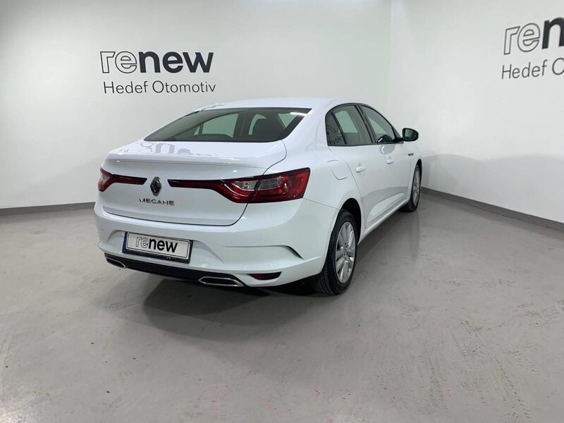 renault-megane-1-90-468628-3469875.jpeg