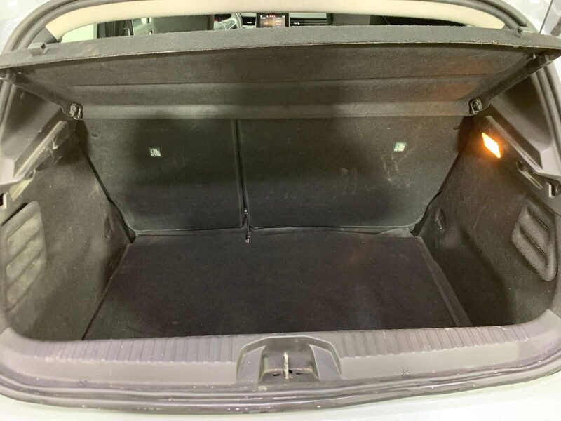 renault-clio-1-90-466389-3456478.jpeg