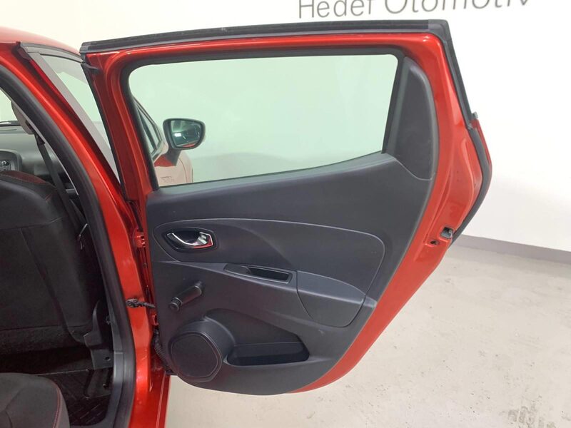 renault-clio-1-90-468181-3467597.jpeg