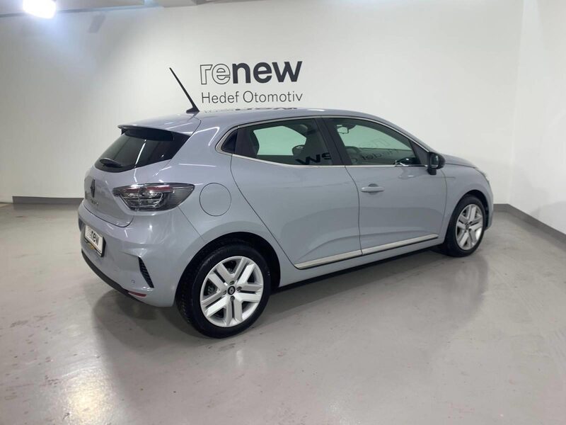 renault-clio-1-90-466388-3456407.jpeg