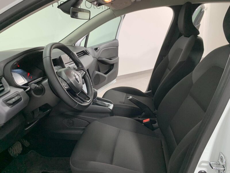 renault-clio-1-90-470388-3481006.jpeg