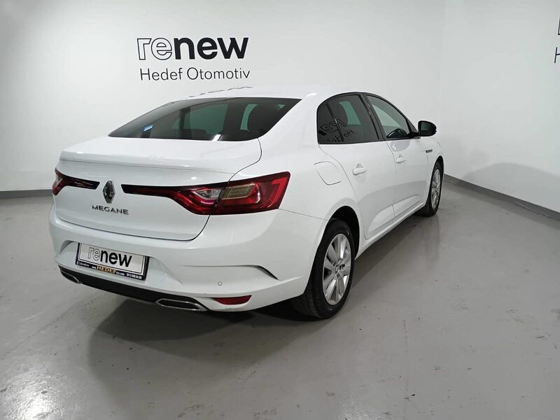 renault-megane-1-90-470679-3483143.jpeg