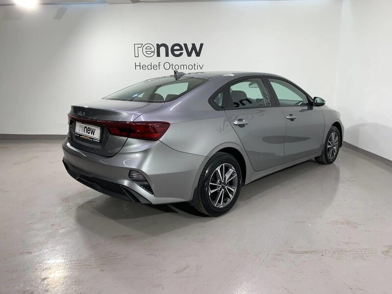 kia-cerato-1-90-467753-3465312.jpeg